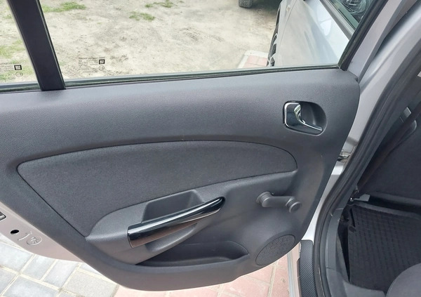 Opel Corsa cena 22000 przebieg: 149000, rok produkcji 2013 z Staszów małe 326
